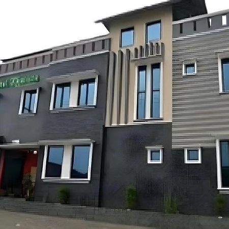 Hotel Khalista Пурвакарта Екстериор снимка