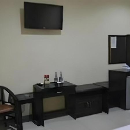 Hotel Khalista Пурвакарта Екстериор снимка