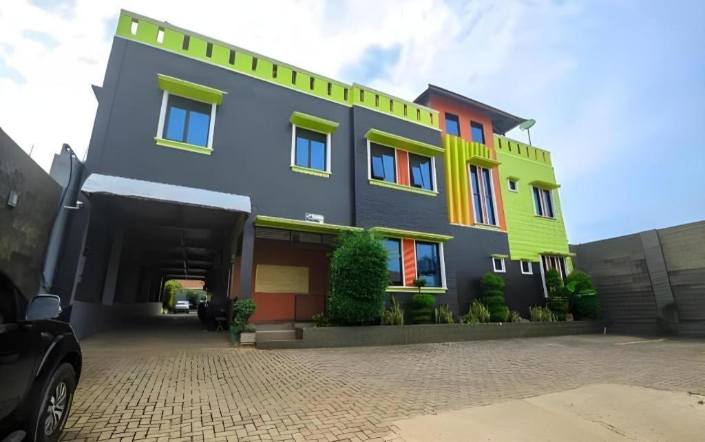 Hotel Khalista Пурвакарта Екстериор снимка