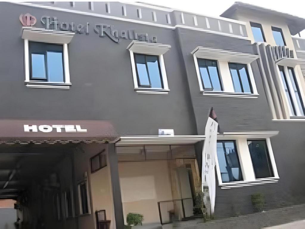 Hotel Khalista Пурвакарта Екстериор снимка