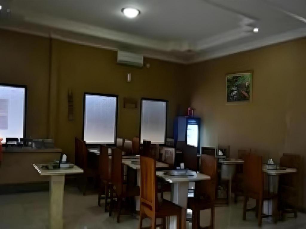 Hotel Khalista Пурвакарта Екстериор снимка