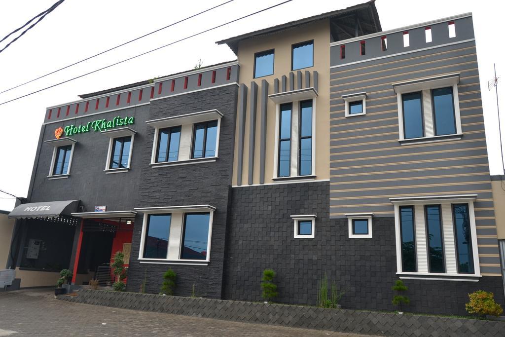 Hotel Khalista Пурвакарта Екстериор снимка